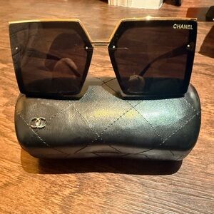 CHANEL Black Sunglasses with Case